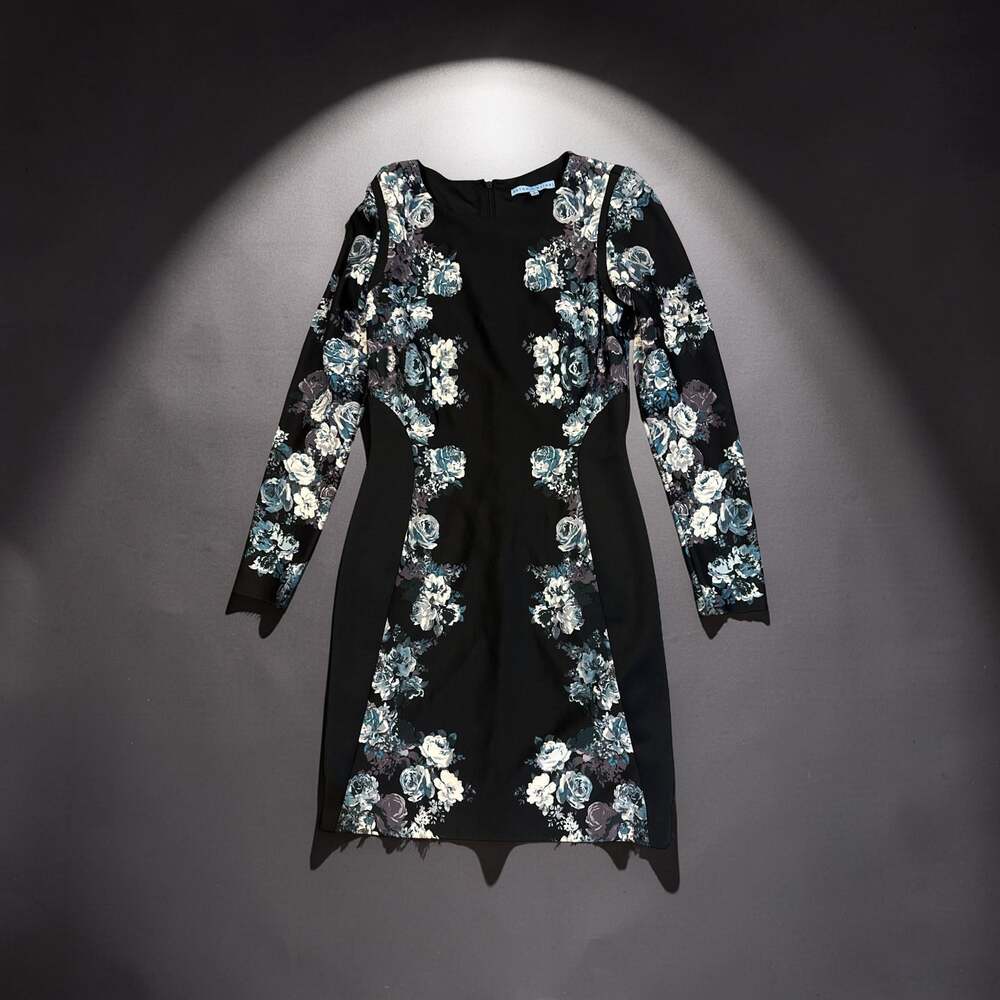 Antonio Melani Blue Floral Elegant Shapely Long Sleeve Sheath Dress Sexy Size 6
